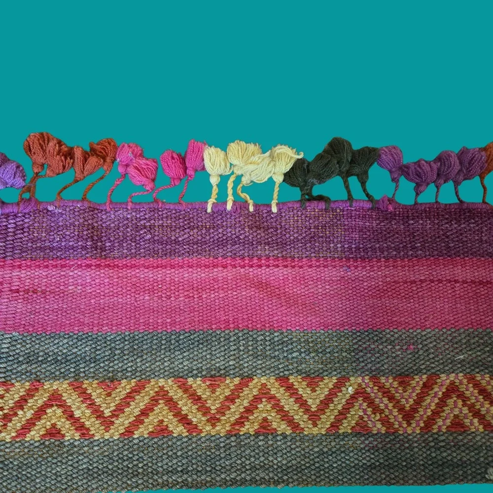 Vtg Handwoven Wool Kilim Rug Geometric Southwestern Boho Tassels Boho 4'x 6' - Picture 4 of 9